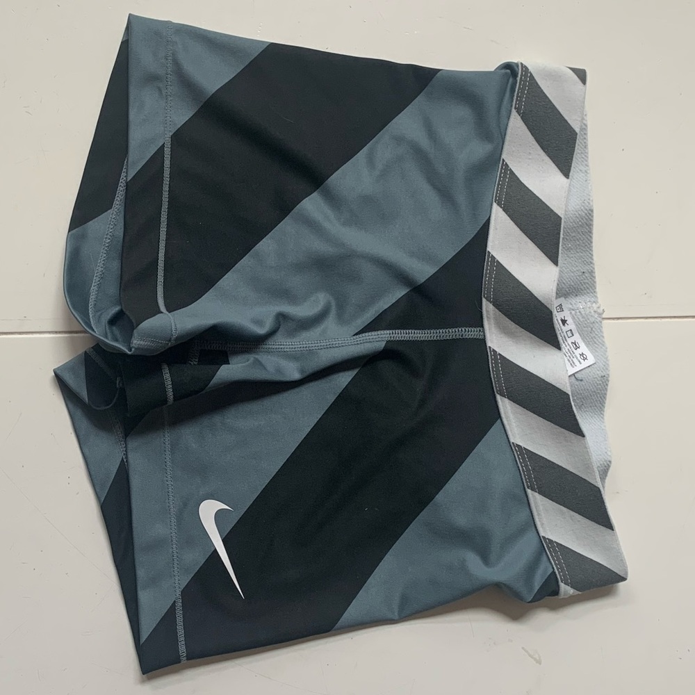 Nike pro 3” shorts